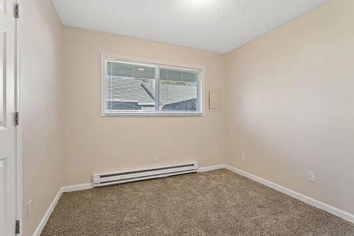 16540 NE Glisan St #29 — Photo 5
