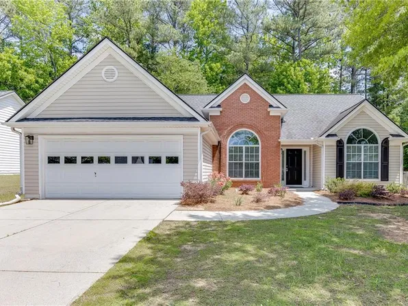 2175 Charleston Oak Cir, Lawrenceville, GA 30043