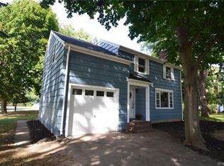 180 Scholfield Rd W, Rochester, NY 14617