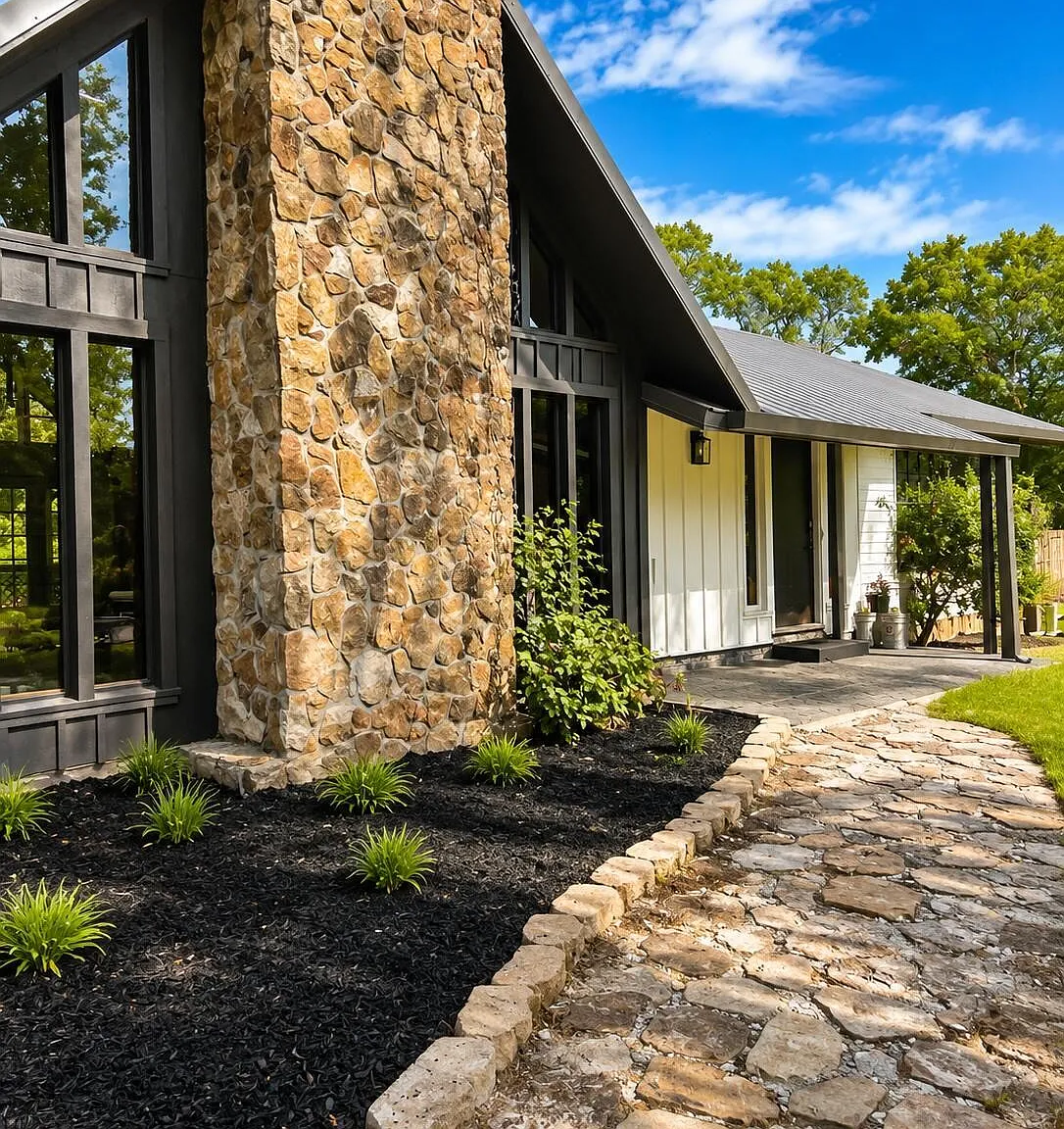 7 bed, 3.0 bath, 3500 sqft, $3,200 — Photo 4