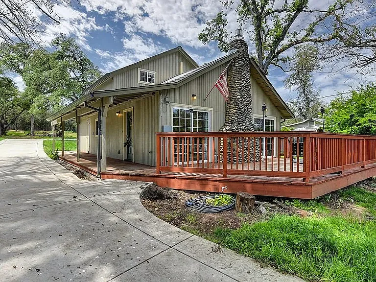 4524 Salmon Falls Rd — Photo 1