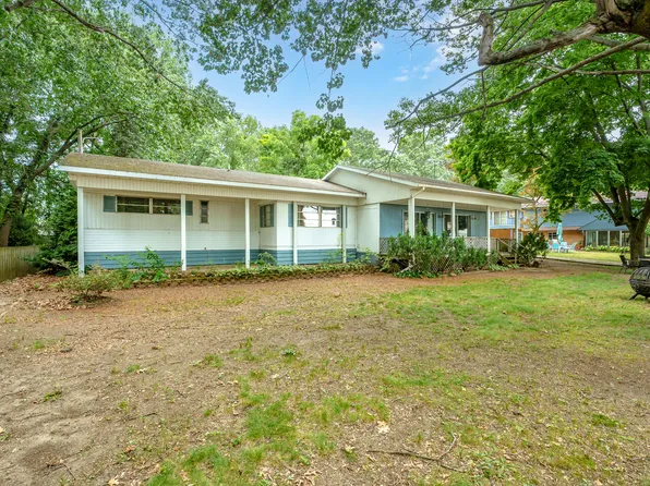 3968 England Dr, Shelbyville, MI 49344