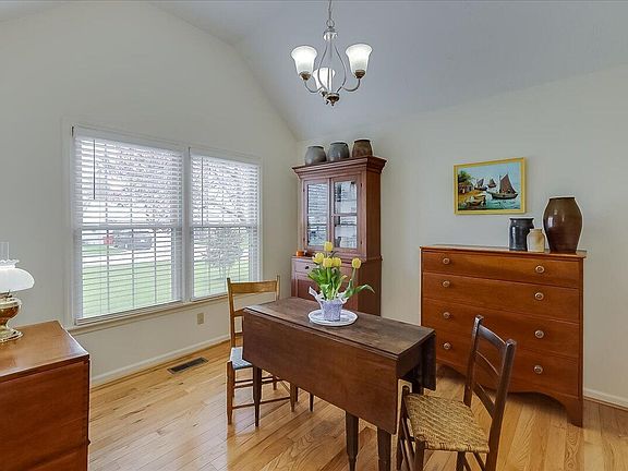 5th image of 1116 Aderly Ln