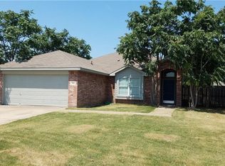 104 Crown Dr, Rhome, TX 76078