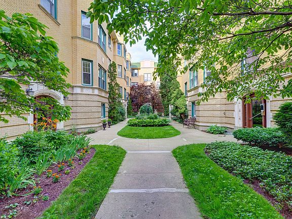 2nd image of 5515 N Winthrop Ave #3E