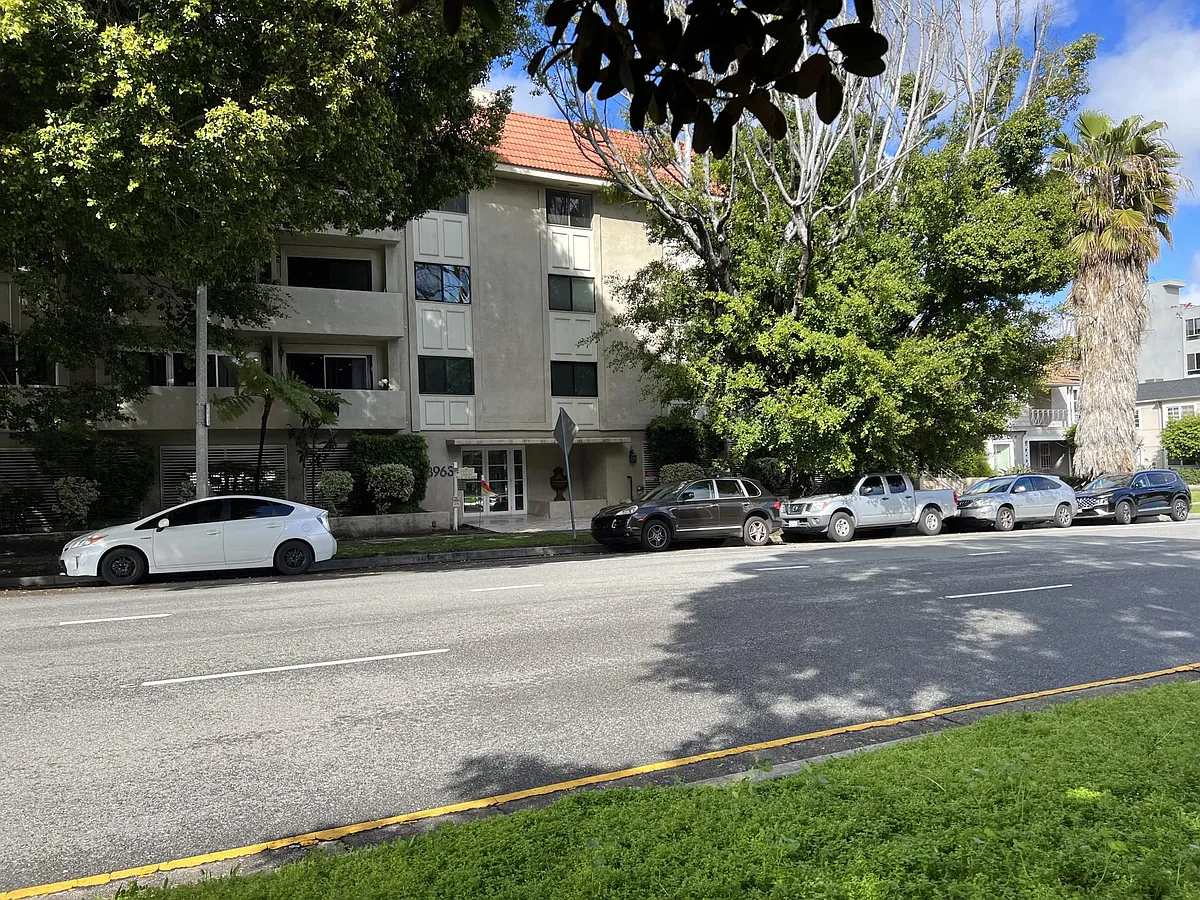 Front of building - 8963 Burton Way #205