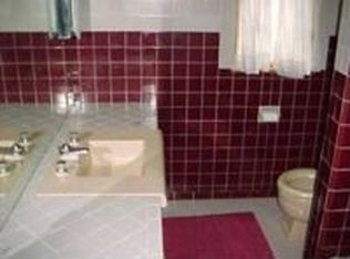 402 W 4th St, Buchanan, MI 49107