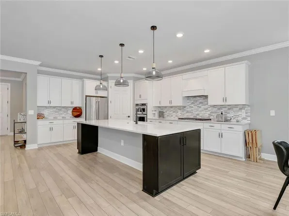 9487 Greyhawk TRL, NAPLES, FL 34120