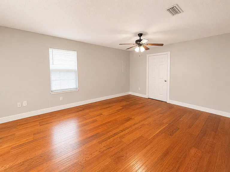 357 SE Mohawk Way — Photo 6