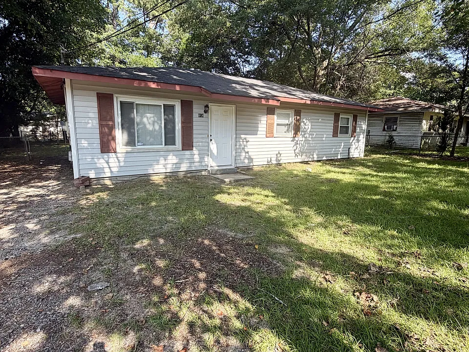 814 Crestwood Ter
