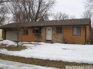 819 Whitney Dr, Apple Valley, MN 55124
