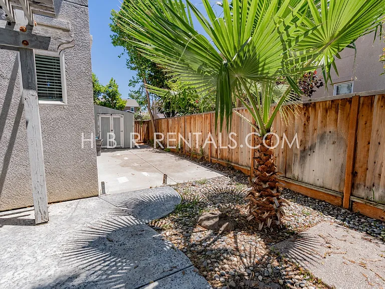 483 Summer Ln — Photo 35