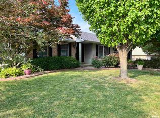 104 E Sherry Dr, Springfield, IL 62703