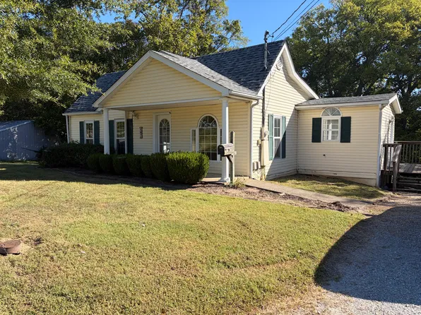 529 Lafayette St, Brandenburg, KY 40108