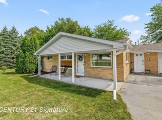2534 E Greendale Dr, Saginaw, MI