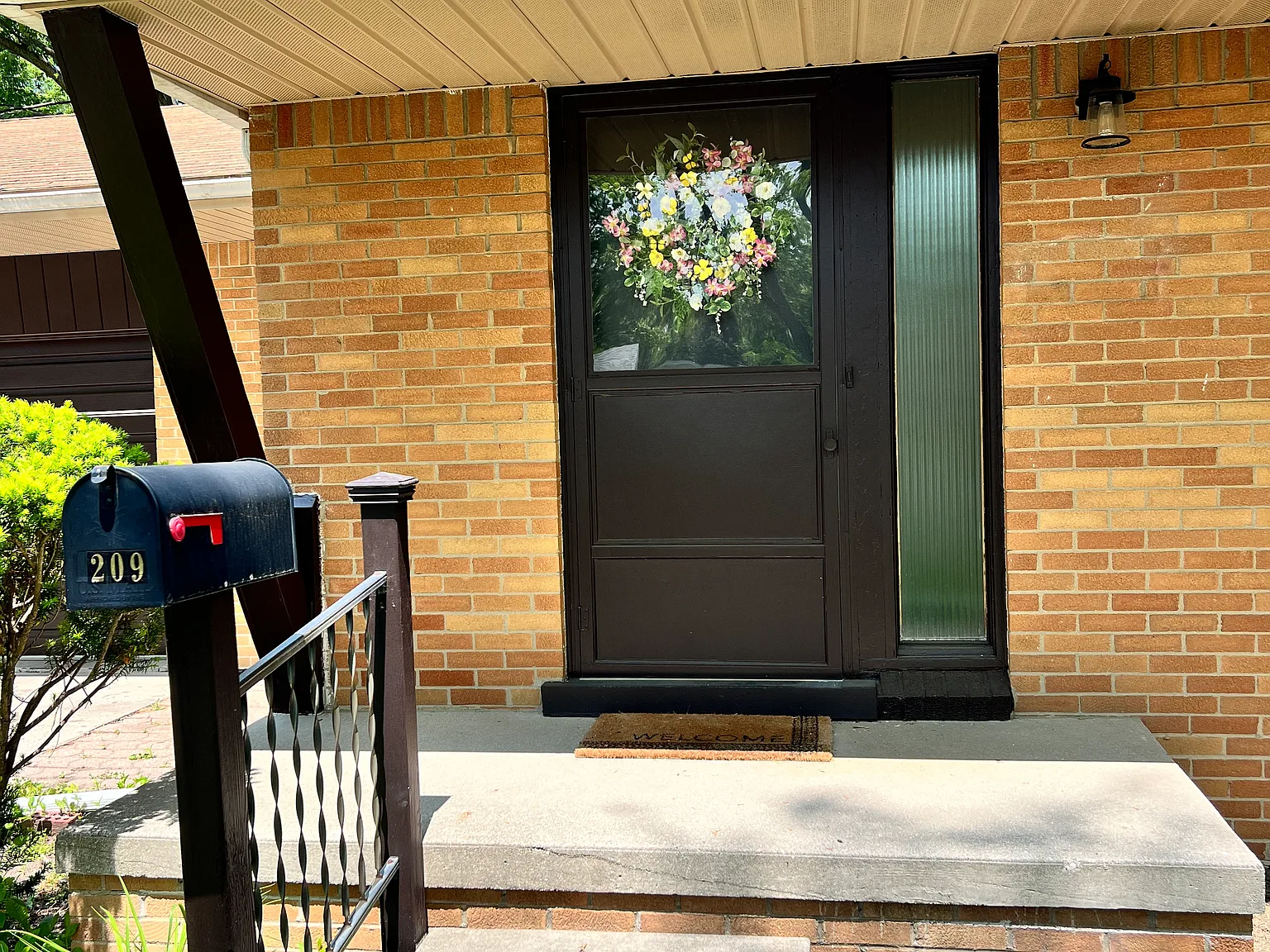 3 bed, 1.5 bath, 1080 sqft, $2,200 — Photo 2