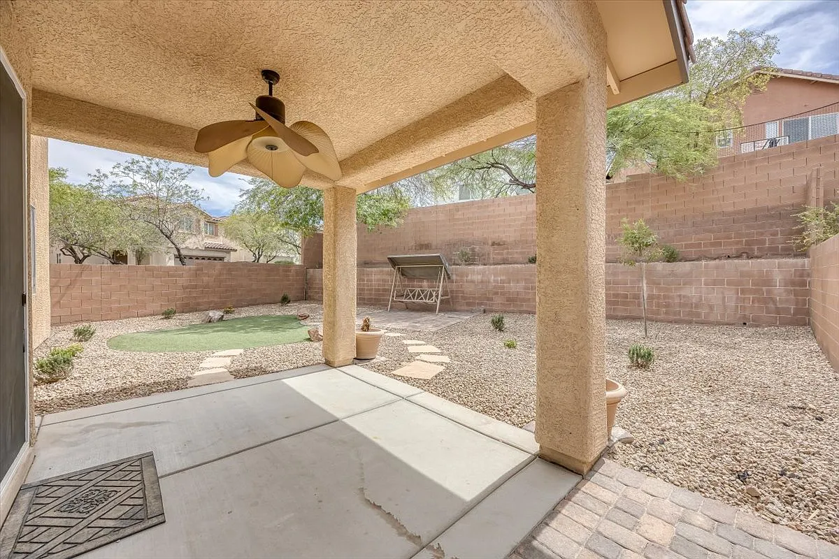 3 bed, 1814 sqft, $2,350 — Photo 3