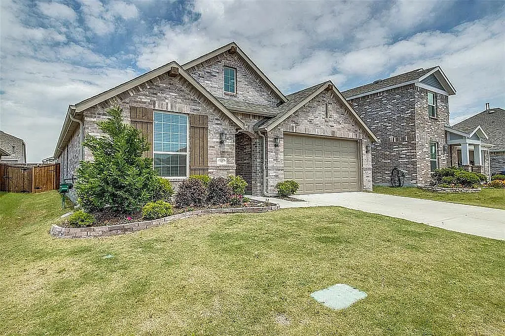 4 bed, 2232 sqft, $2,490 — Photo 1