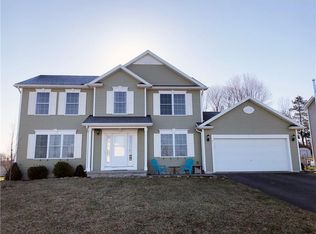 71 Longton Pl, West Henrietta, NY 14586
