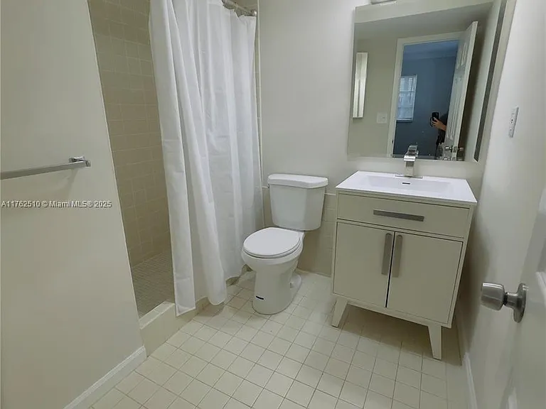 349 NE 31st St — Photo 11