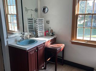 141 Country Ln, Sicklerville, NJ 08081