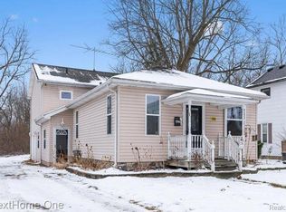 627 E Washington St, Howell, MI 48843