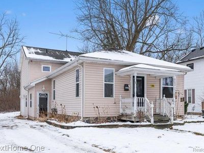 627 E Washington St, Howell, MI, 48843