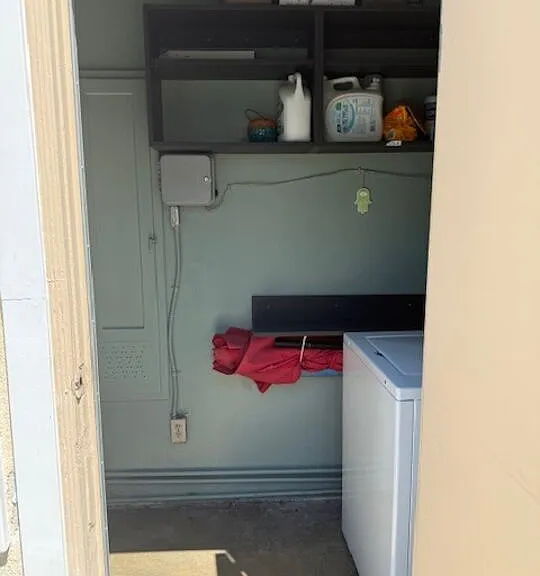 433 S Doheny Dr #A — Photo 12