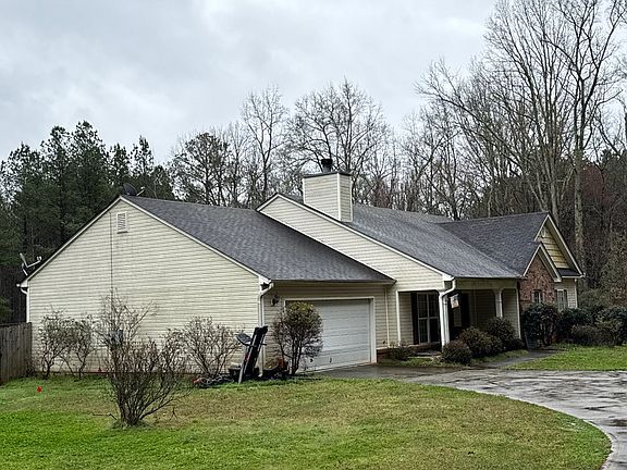 3rd image of 349 Pinewood Cir