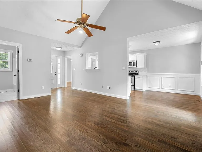 141 Poplar Way — Photo 9