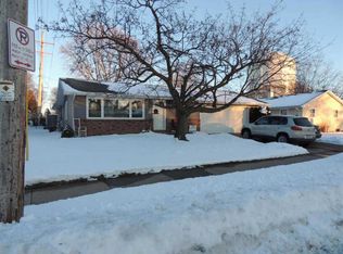2408 N Summit St, Appleton, WI 54914