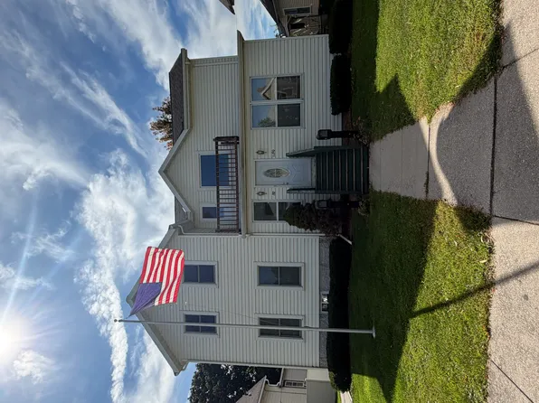 192 E 2nd St, Fond Du Lac, WI 54935