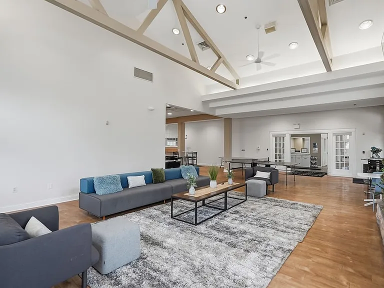 The Landings at Chandler Crossing - Student Living Priced per Bed — Photo 38