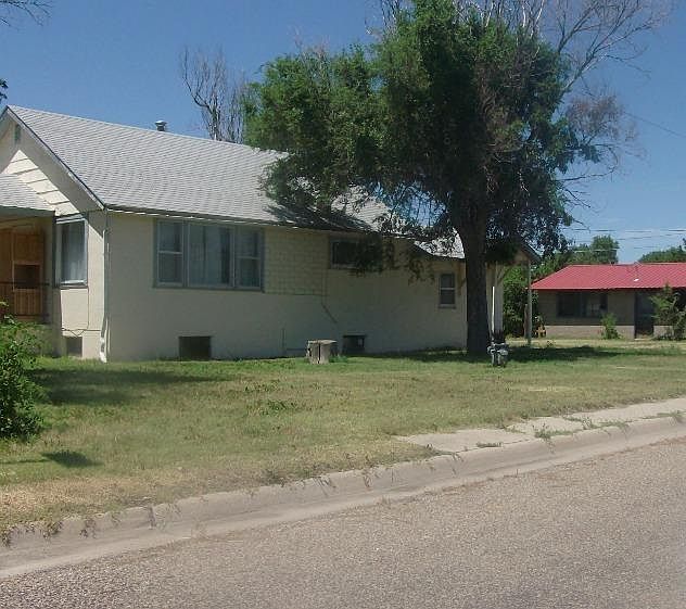 2nd image of 802 W 13th St