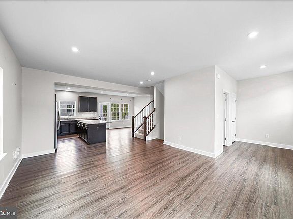 4th image of 2145 Rivers Dr