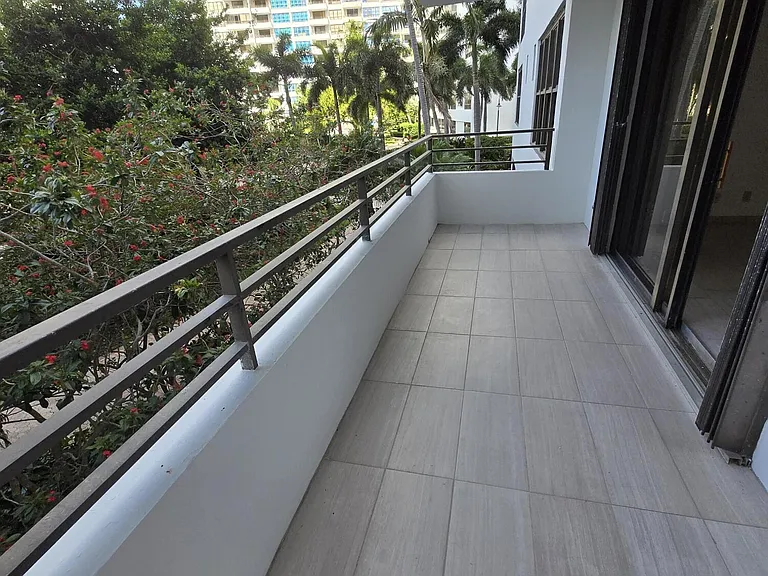 2500 Parkview Dr #412 — Photo 15