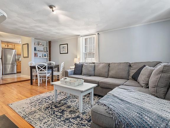 5th image of 32 Temple St APT 3