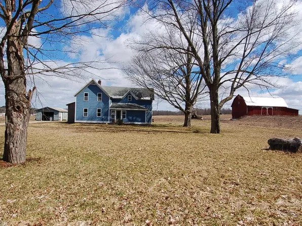 9671 S 41st Rd, Cadillac, MI 49601