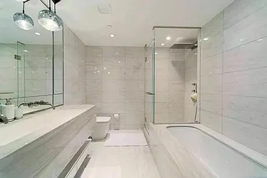 Rented by R New York