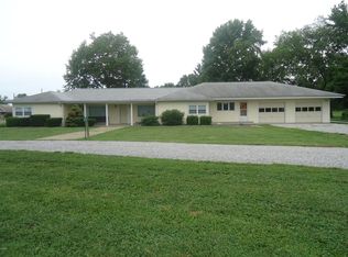 3453 College Street Rd, Salem, IL 62881