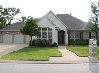5212 Quaker Ridge Dr, College Station, TX 77845