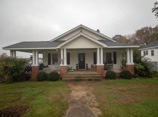 51 Smith St, Ware Shoals, SC 29692