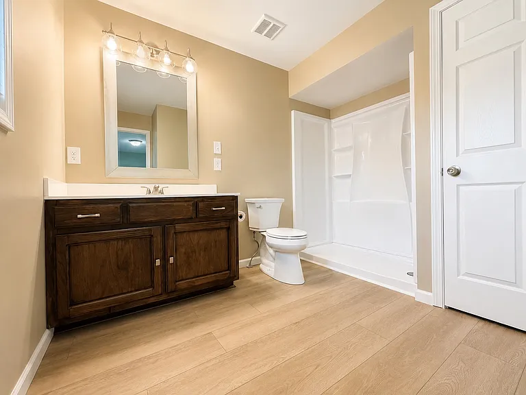 5569 Winchester Rd — Photo 9