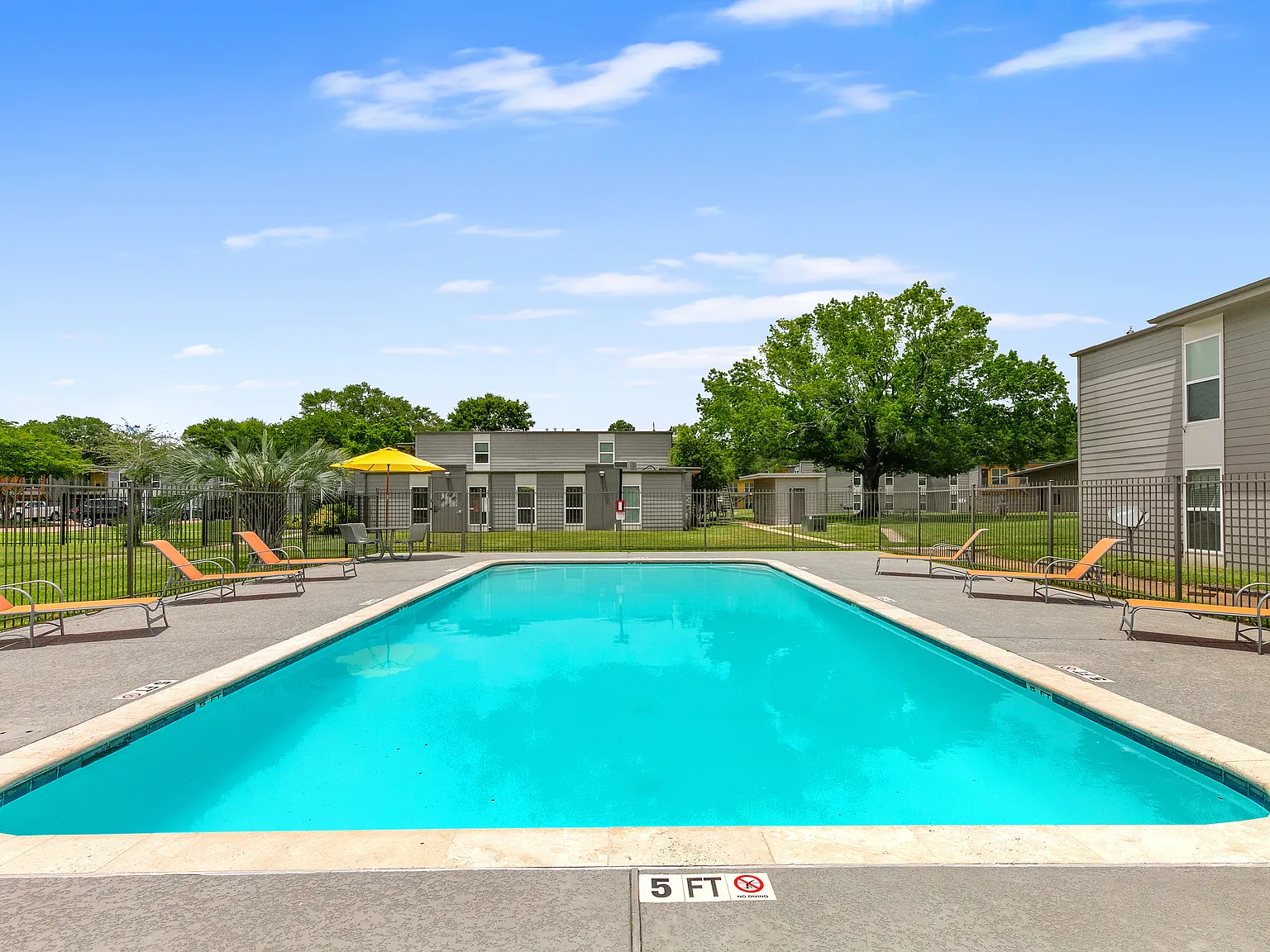 The Phoenix Apartments — Photo 2