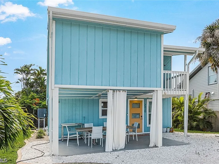 2430 Orange St — Photo 3