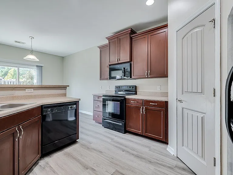 58 Spring Lakes Cir — Photo 11