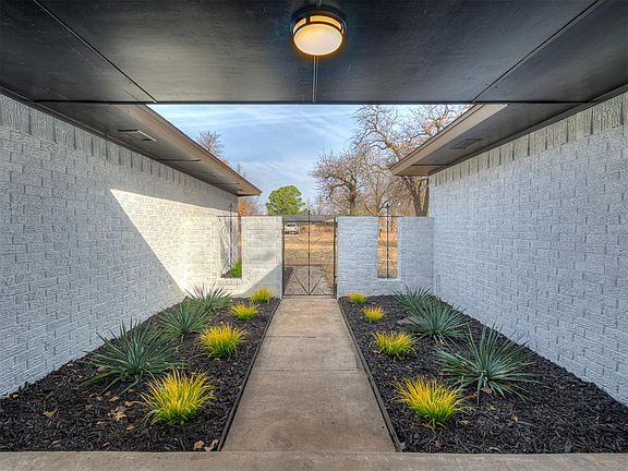 5th image of 1724 Mimosa Ln