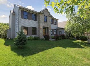 7110 Yorktown Ln N, Maple Grove, MN 55369