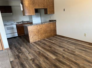 1218 N 39th St #5, Grand Forks, ND 58203