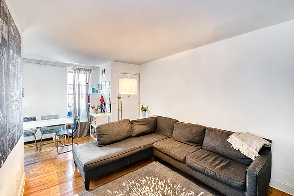 Sold by Tyler Vincent Real Estate Inc | media 4